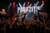 Paraziții cântă sâmbătă la Cluj