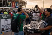 O pungă la Mondial, cât o zi de muncă în Mexic