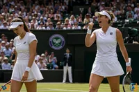 Rybakina, eliminată brutal la Wimbledon de Mertens