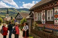 Satul românesc care atrage turiști din China