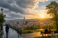 Vreme schimbătoare azi la Cluj: ploaie dimineața, apoi 26°C