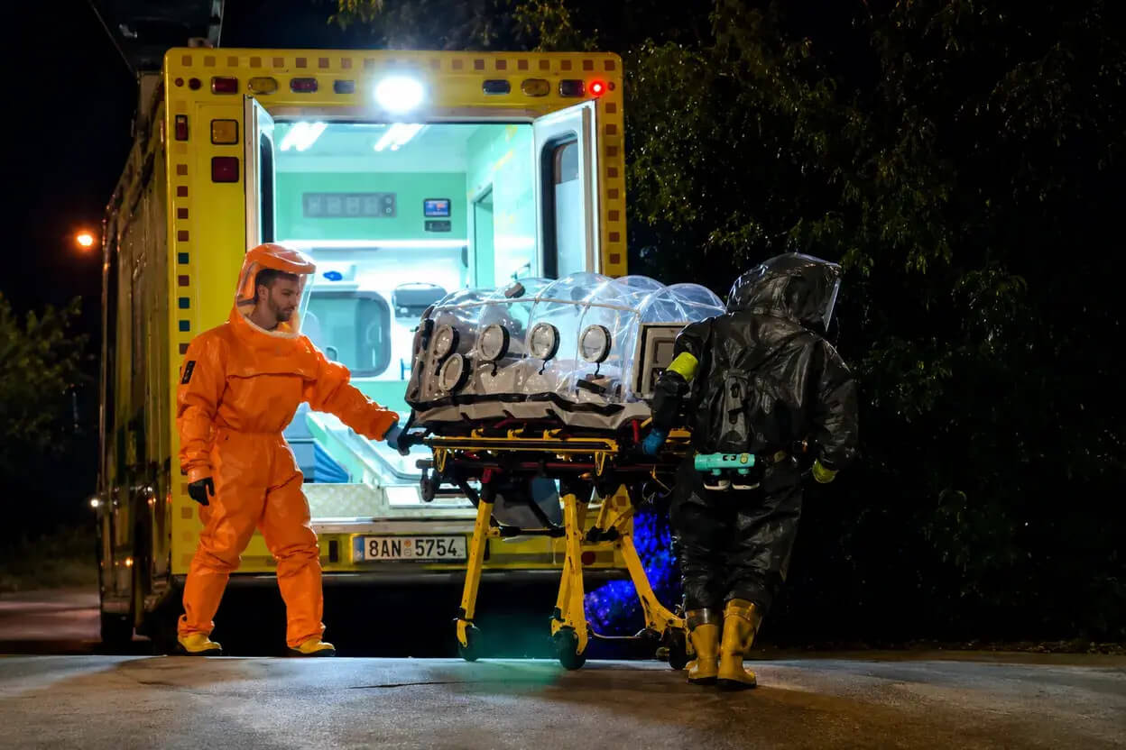 Alertă Ebola în Europa: medic american izolat la Praga
