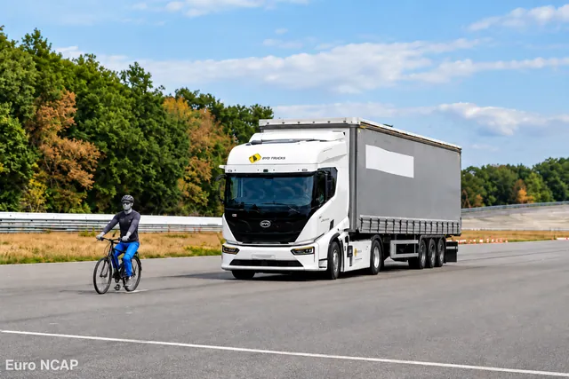 BYD prezintă camionul electric ETT 44. Producția în Europa rămâne un obiectiv