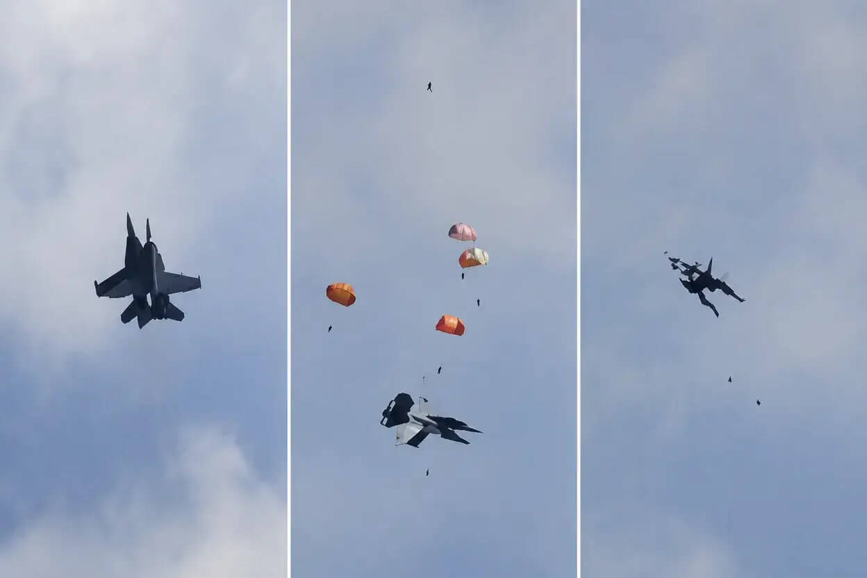 Două avioane militare americane s-au ciocnit în aer la un show aviatic