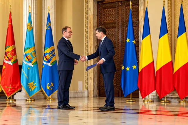 Nicușor Dan cere reforme și echilibru Guvernului Niculescu