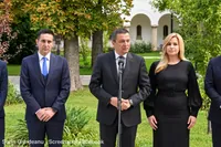 PSD decide azi poziția față de Guvernul Mureșan. Miza voturilor din Parlament