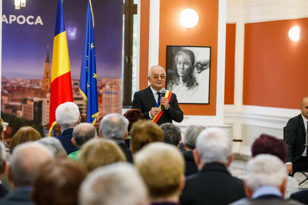 Și luna aceasta, tradiția de suflet a lui Emil Boc continuă: 43 de cupluri premiate la Nunta de Aur — imaginea 1 din 3