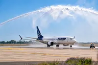 TAROM primește primul 737 MAX. Se numește Mircea Lucescu