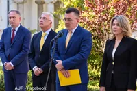 USR și AUR cer anticipate, cu argumente diferite